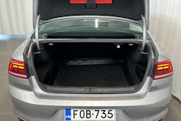 sininen Volkswagen Passat 2020 kuva 16.