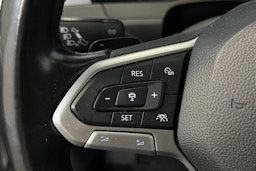 sininen Volkswagen Passat 2020 kuva 20.