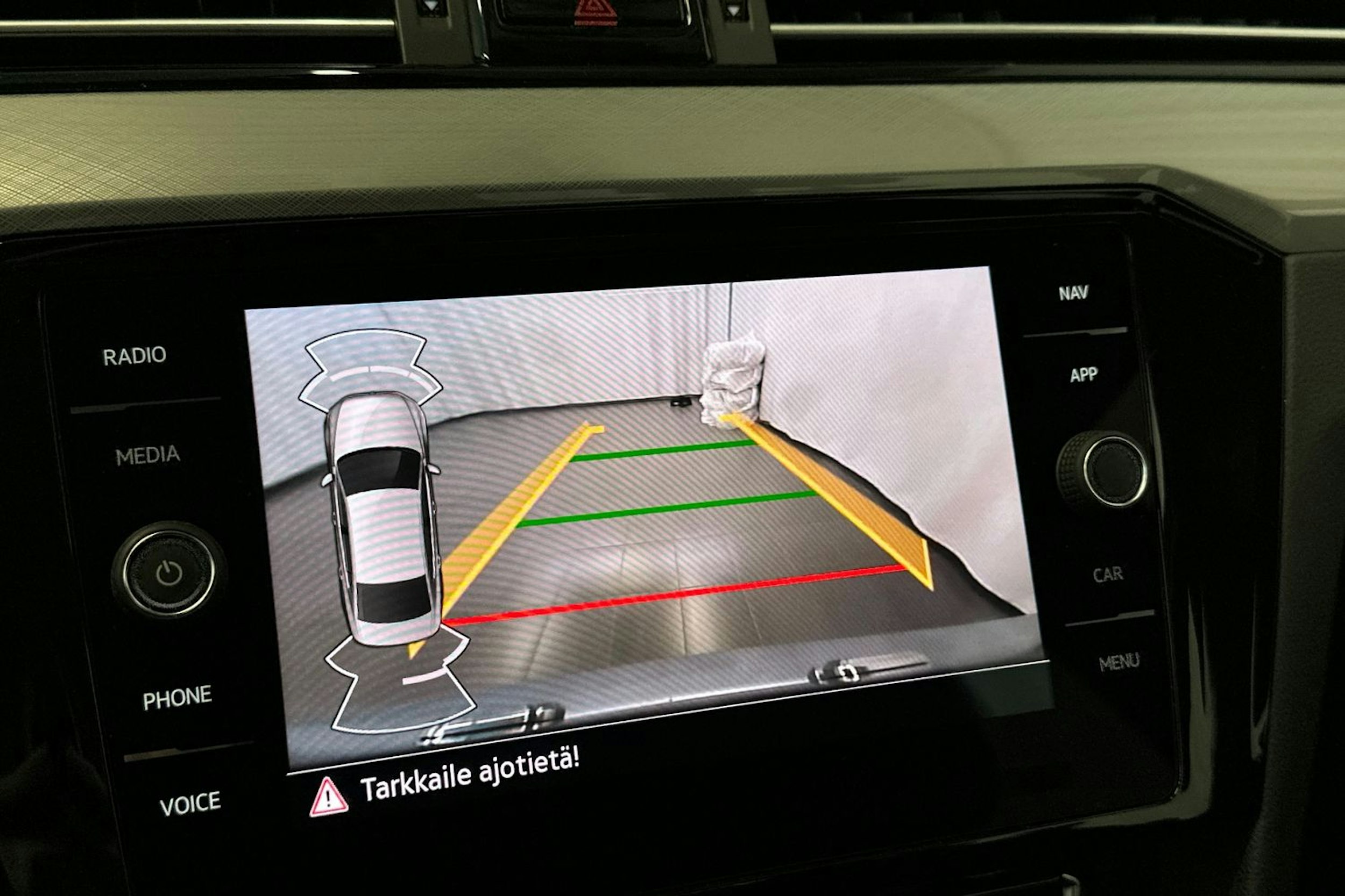 sininen Volkswagen Passat 2020 kuva 27.