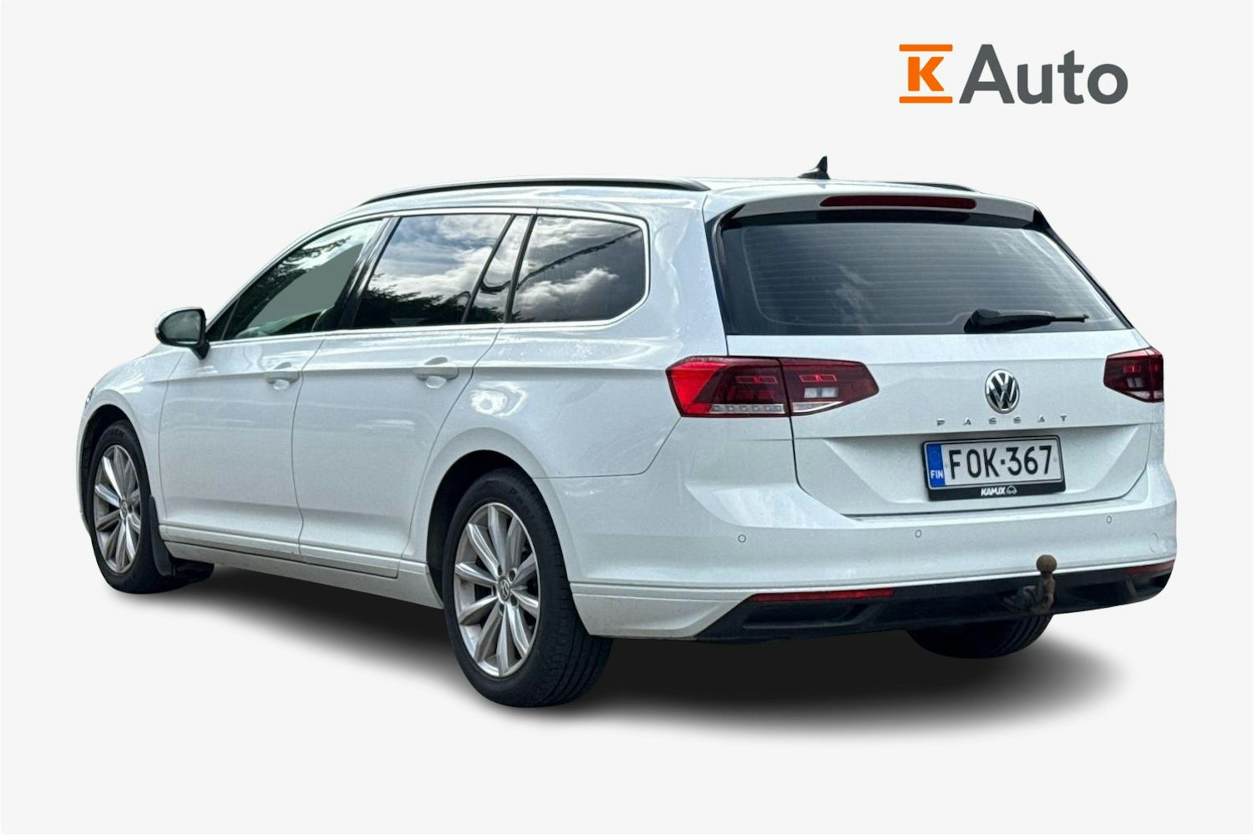 valkoinen Volkswagen Passat 2020 kuva 2.