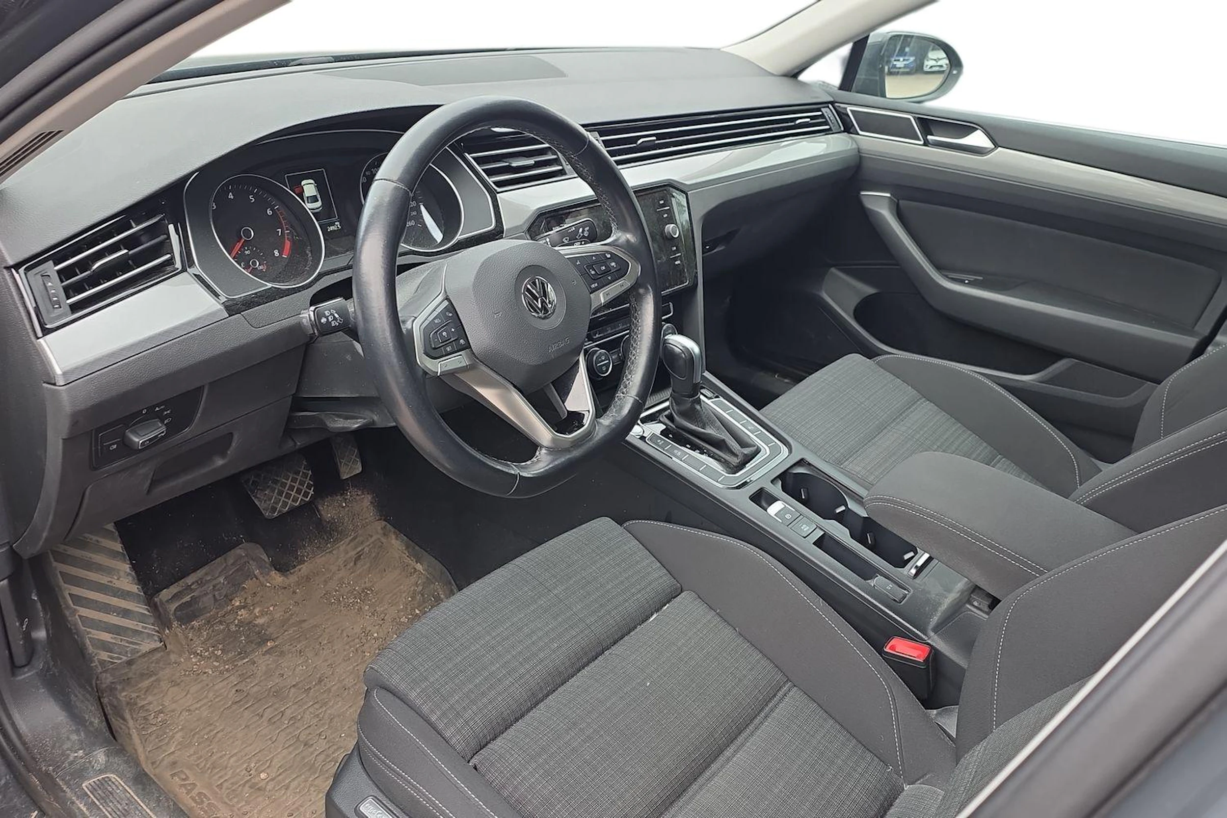 harmaa Volkswagen Passat 2020 kuva 3.