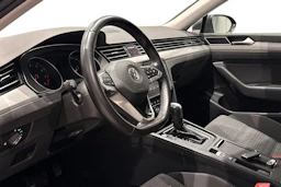 harmaa Volkswagen Passat 2020 kuva 8.
