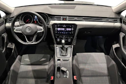 harmaa Volkswagen Passat 2020 kuva 9.