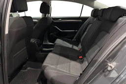 harmaa Volkswagen Passat 2020 kuva 11.