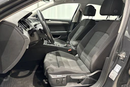 harmaa Volkswagen Passat 2020 kuva 18.