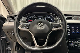 harmaa Volkswagen Passat 2020 kuva 20.