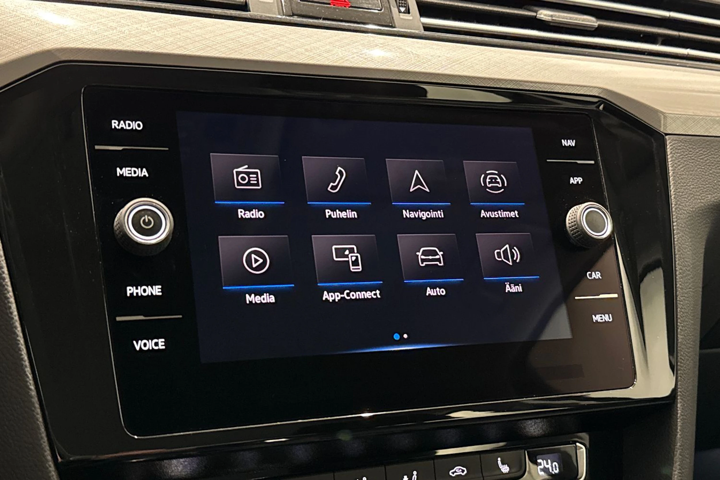 harmaa Volkswagen Passat 2020 kuva 22.