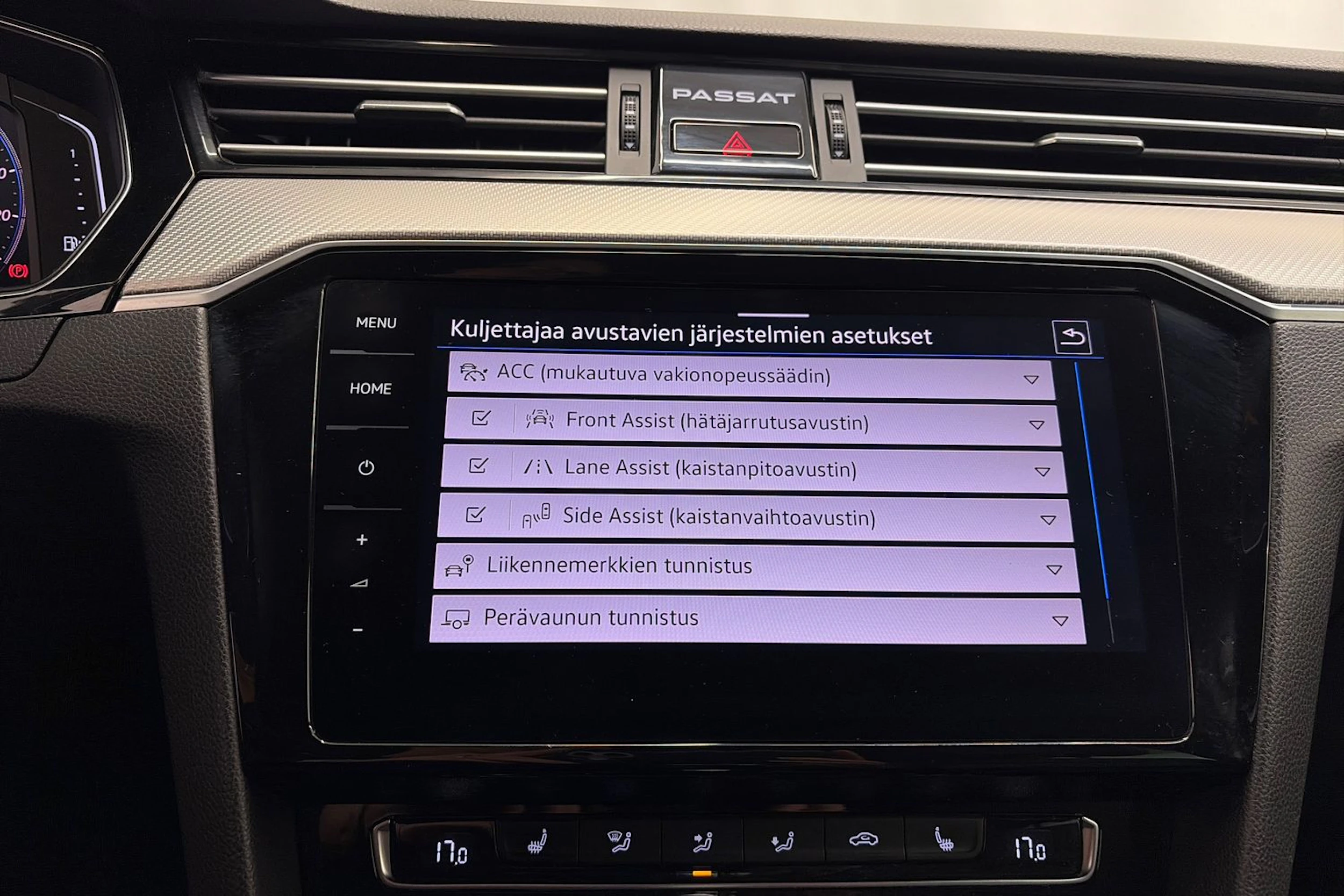 valkoinen Volkswagen Passat 2020 kuva 23.