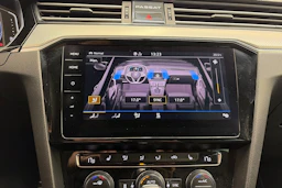 valkoinen Volkswagen Passat 2020 kuva 24.