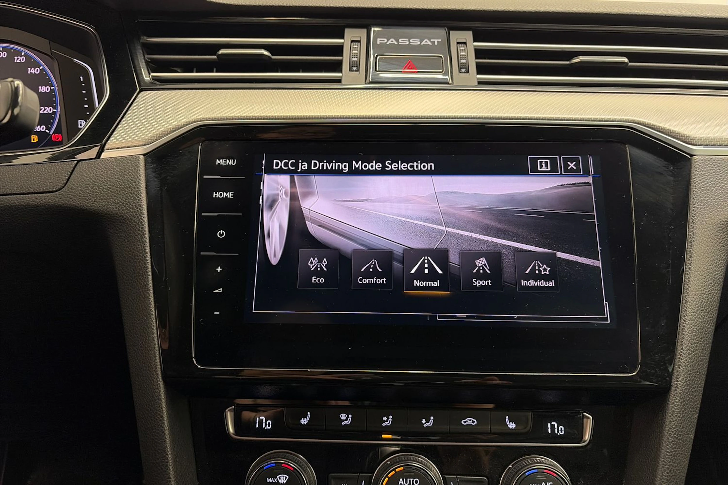 valkoinen Volkswagen Passat 2020 kuva 26.