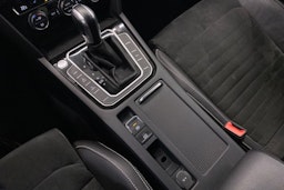 valkoinen Volkswagen Passat 2020 kuva 23.
