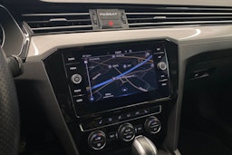 valkoinen Volkswagen Passat 2020 kuva 25.