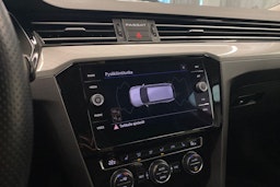 valkoinen Volkswagen Passat 2020 kuva 26.
