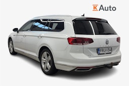 valkoinen Volkswagen Passat 2020 kuva 5.