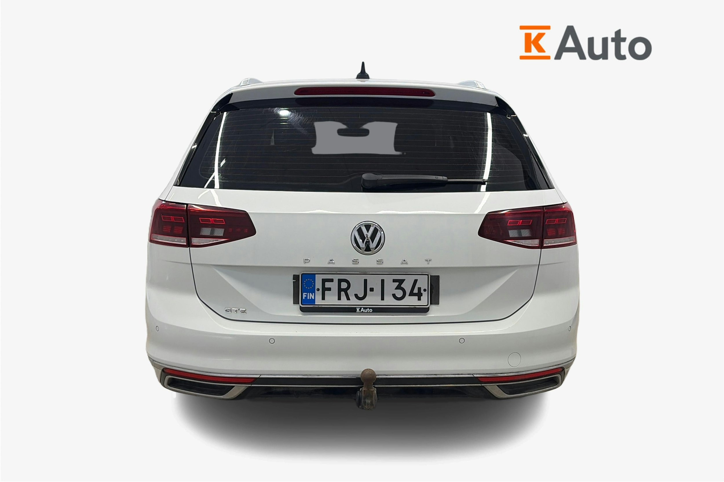 valkoinen Volkswagen Passat 2020 kuva 6.