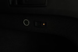 valkoinen Volkswagen Passat 2020 kuva 27.