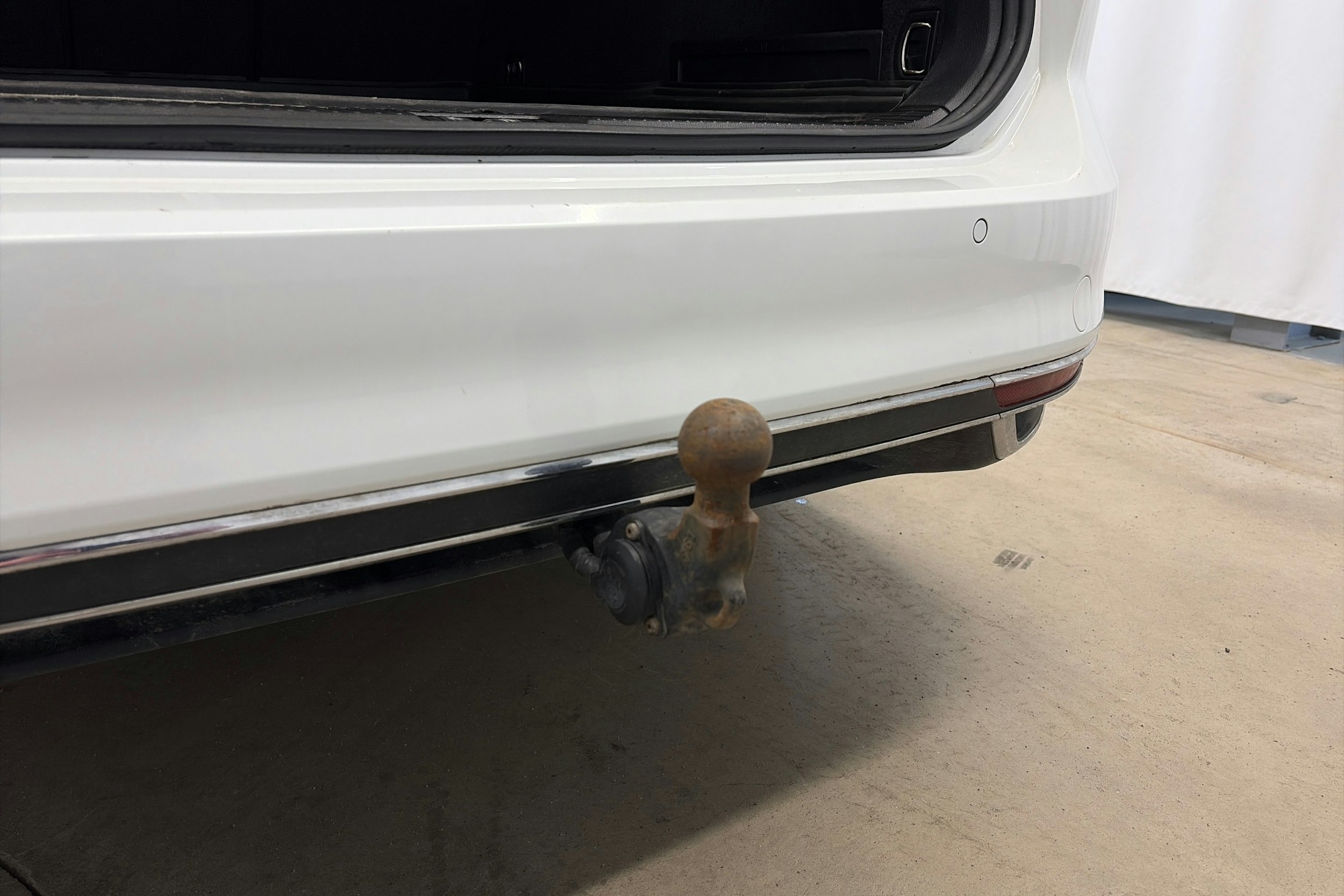 valkoinen Volkswagen Passat 2020 kuva 28.