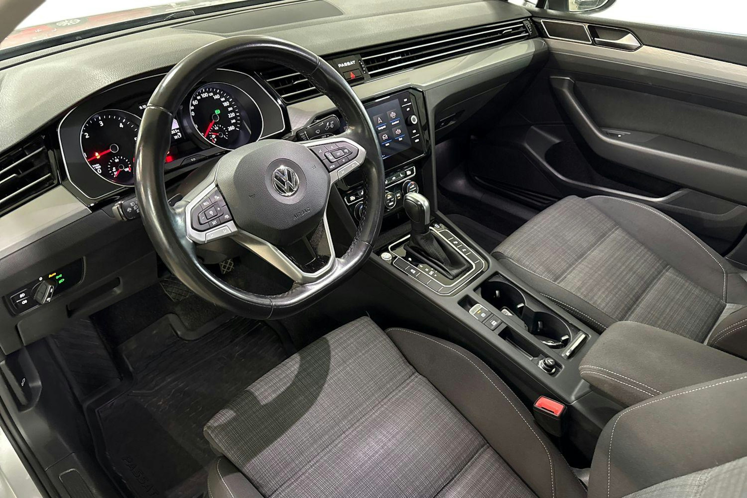 hopea Volkswagen Passat 2020 kuva 7.