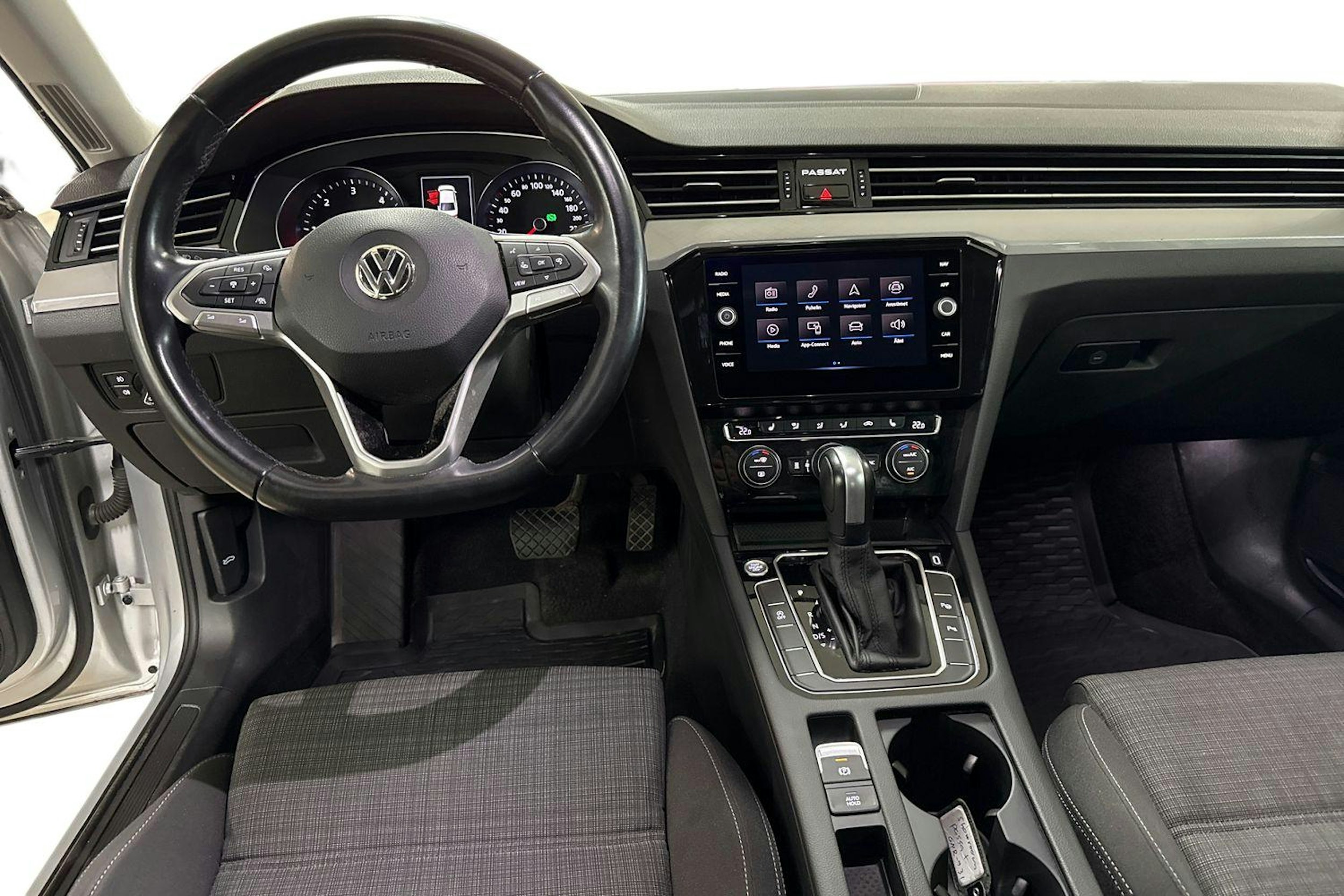 hopea Volkswagen Passat 2020 kuva 9.