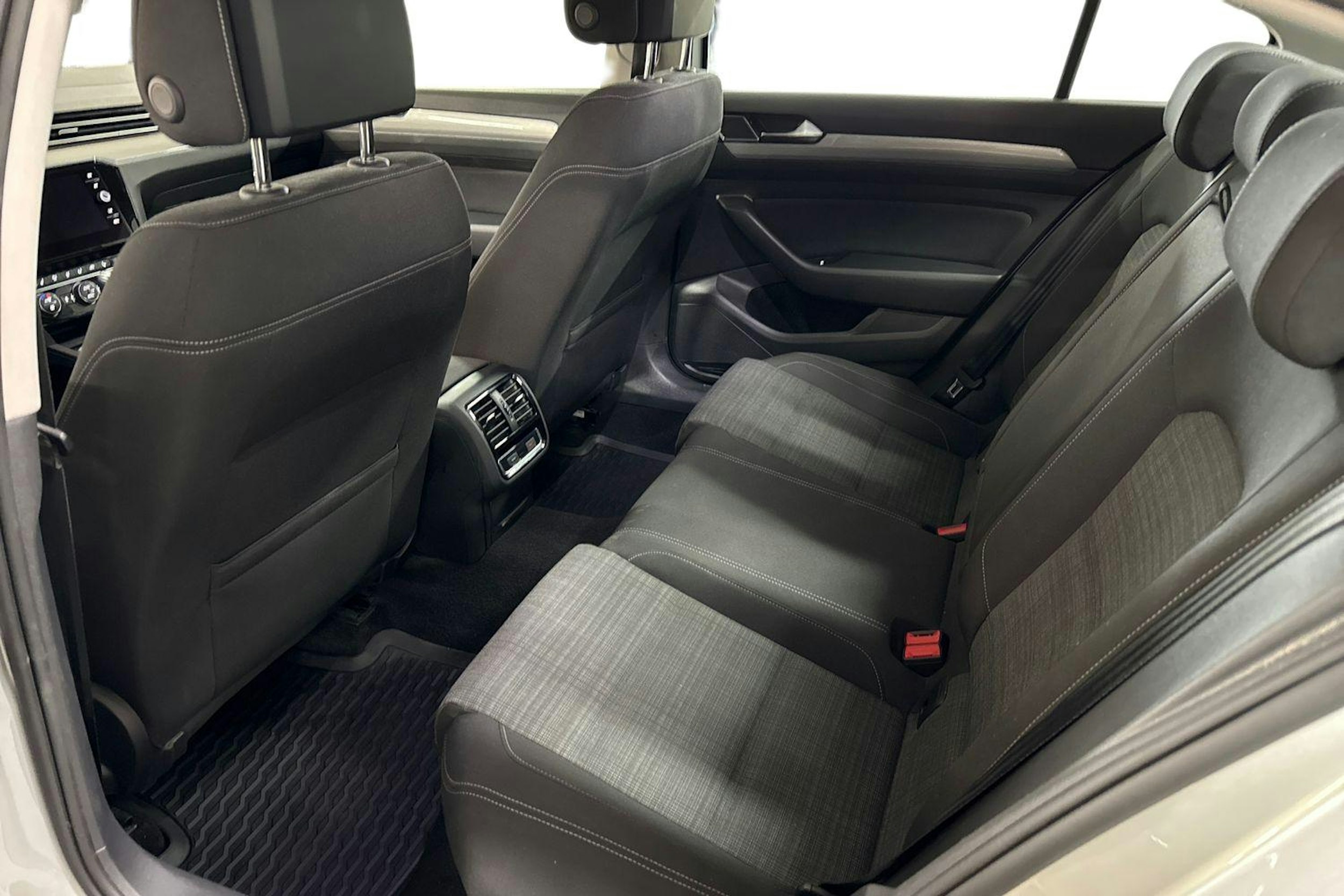 hopea Volkswagen Passat 2020 kuva 10.