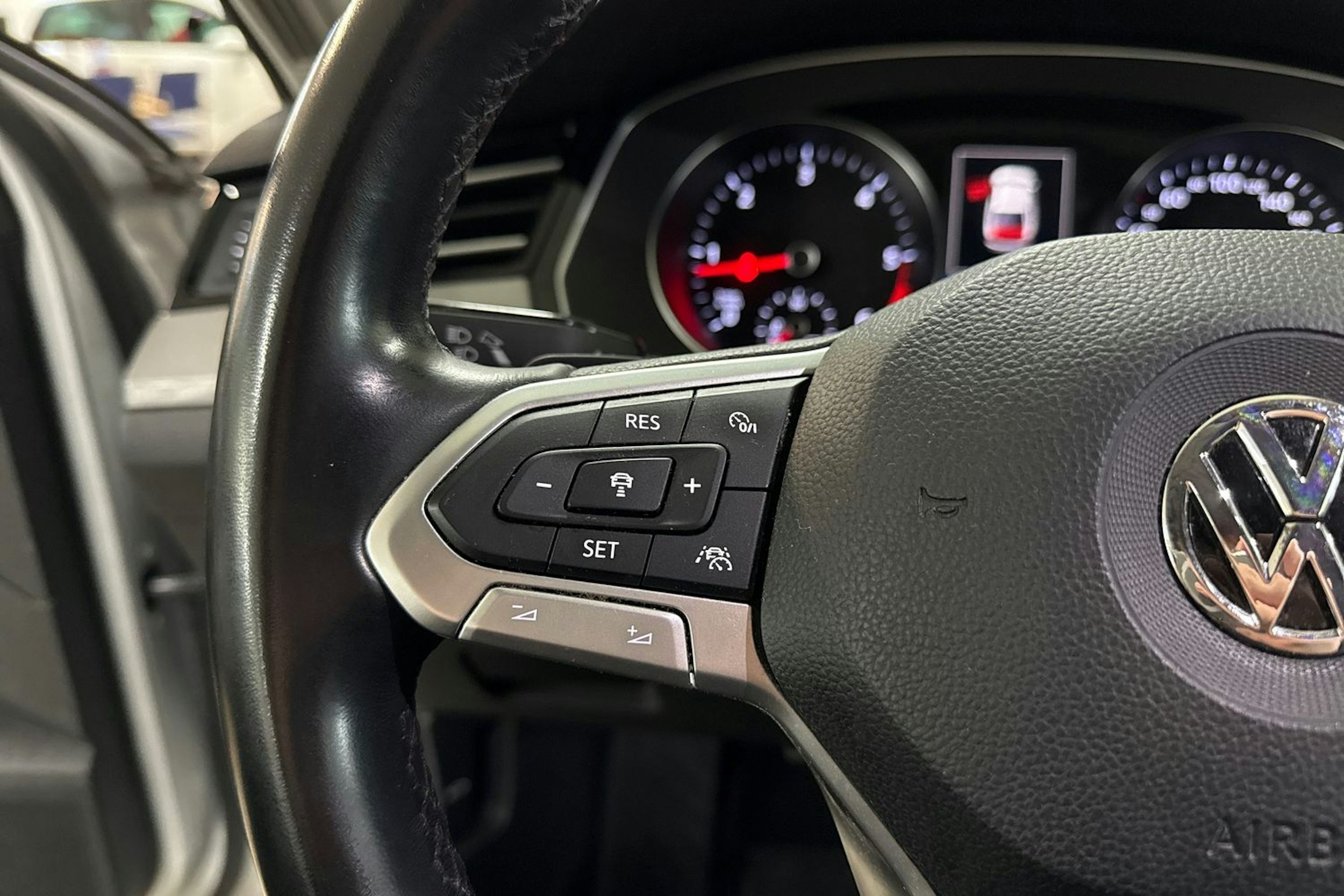 hopea Volkswagen Passat 2020 kuva 17.