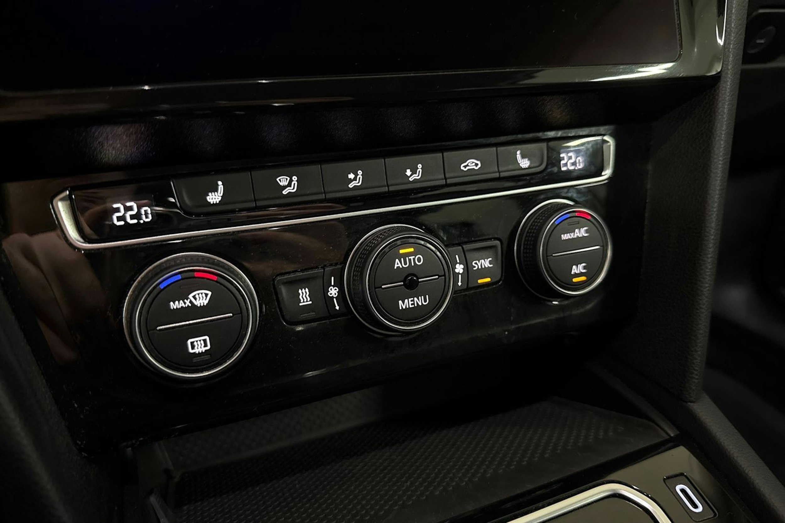 hopea Volkswagen Passat 2020 kuva 28.
