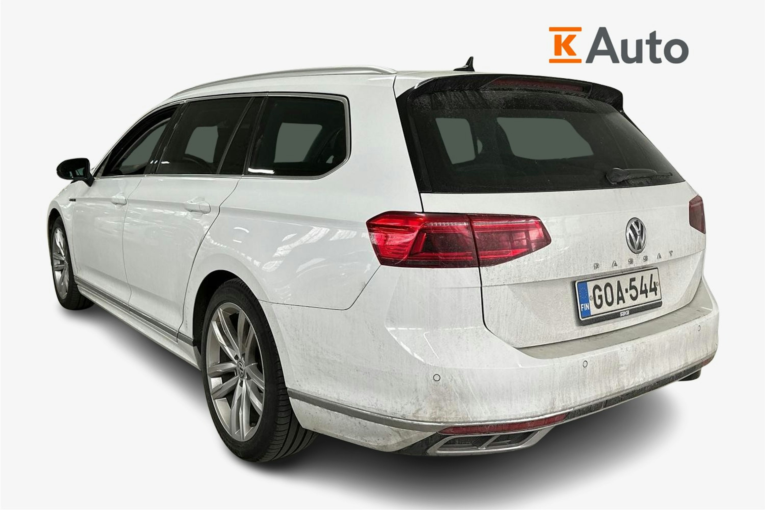 Valkoinen Volkswagen PASSAT 2020 kuva 2.