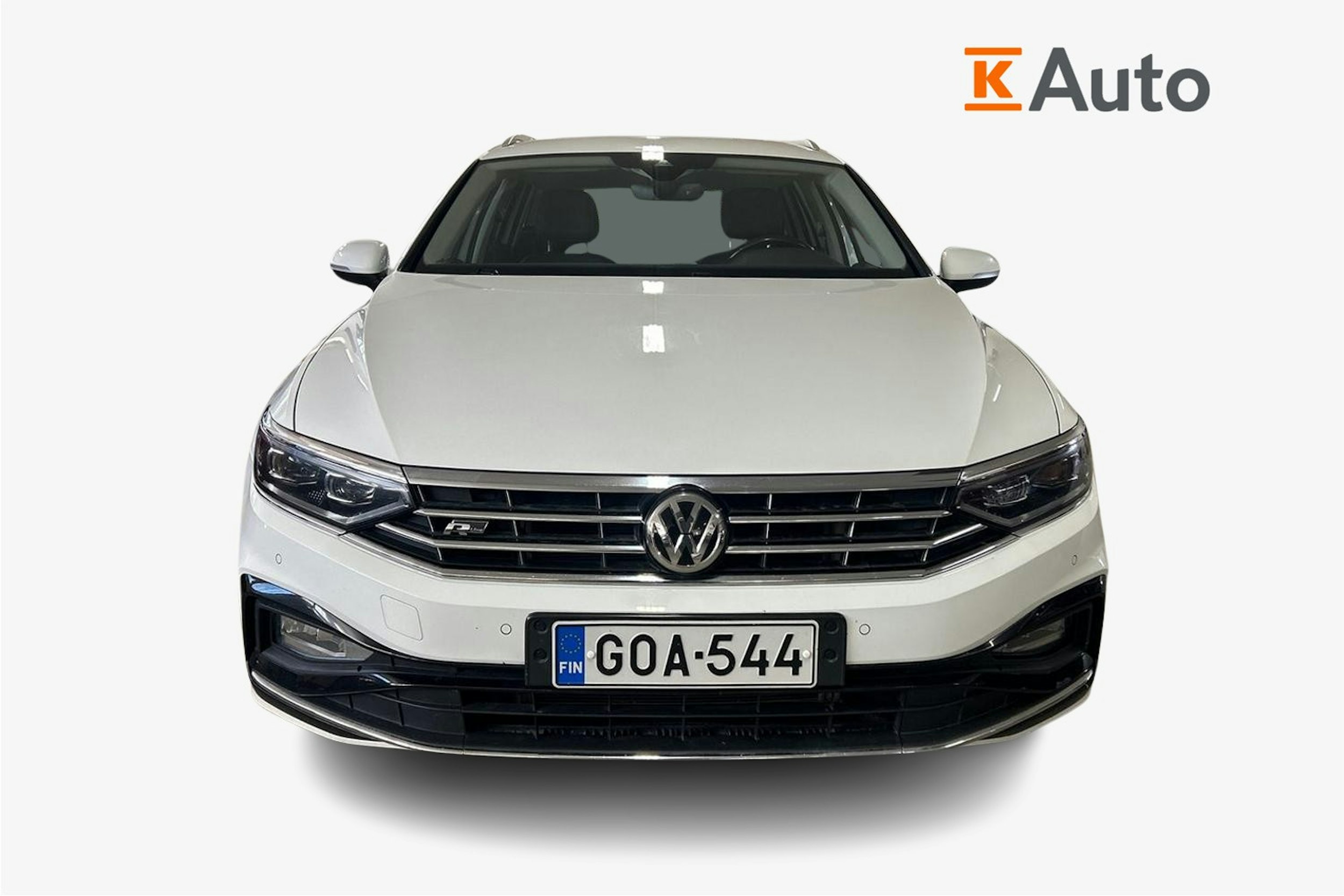 Valkoinen Volkswagen PASSAT 2020 kuva 5.