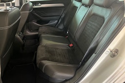 Valkoinen Volkswagen PASSAT 2020 kuva 10.