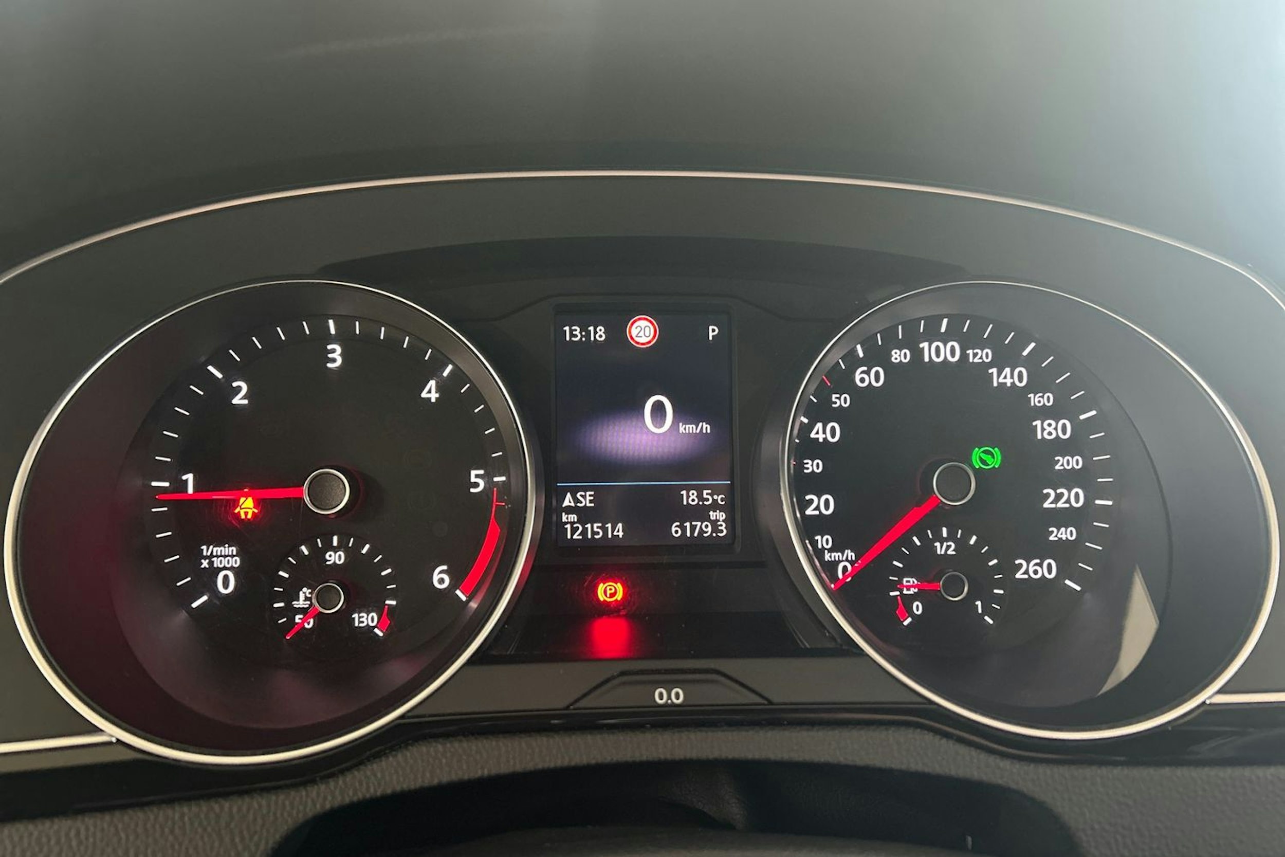 Valkoinen Volkswagen PASSAT 2020 kuva 14.