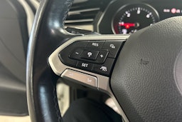 Valkoinen Volkswagen PASSAT 2020 kuva 19.