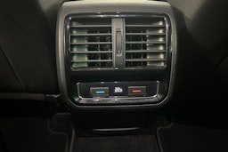 Valkoinen Volkswagen PASSAT 2020 kuva 23.