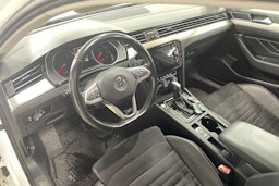 Valkoinen Volkswagen PASSAT 2020 kuva 3.