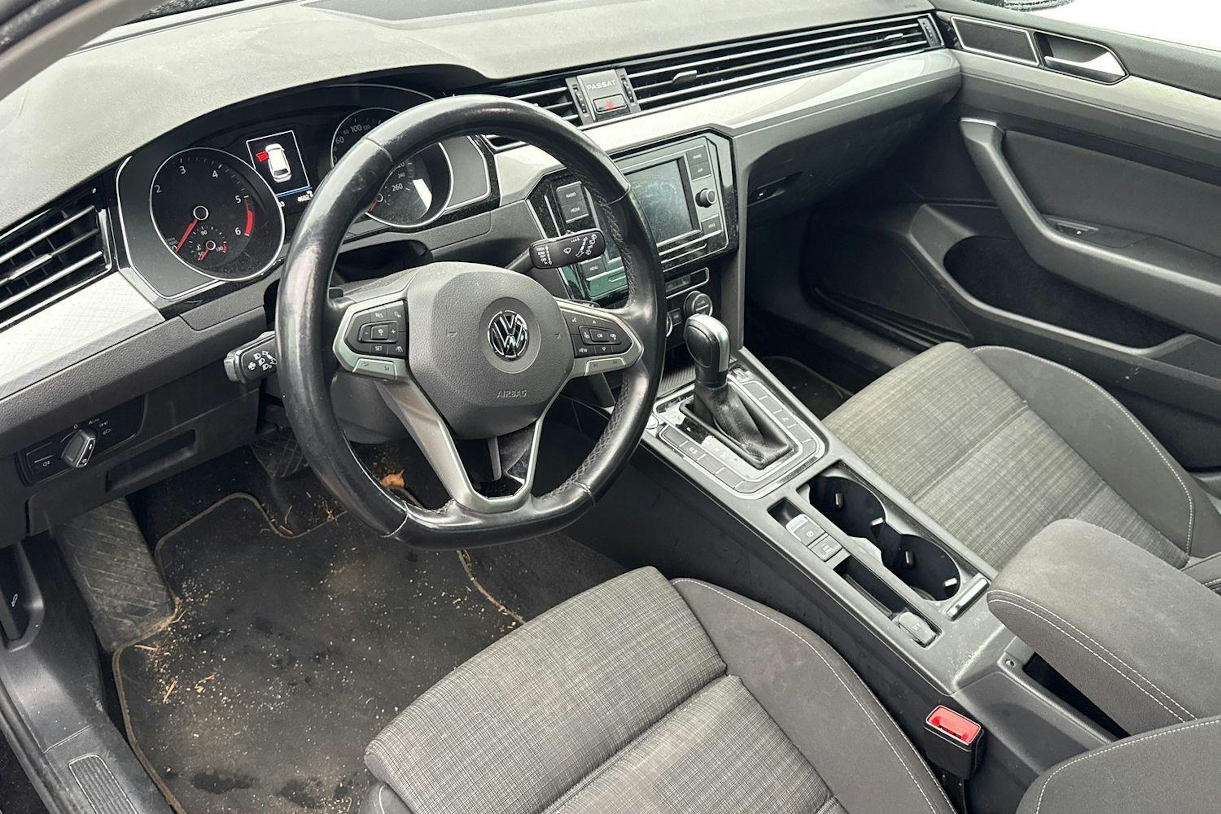 Musta Volkswagen PASSAT 2020 kuva 3.