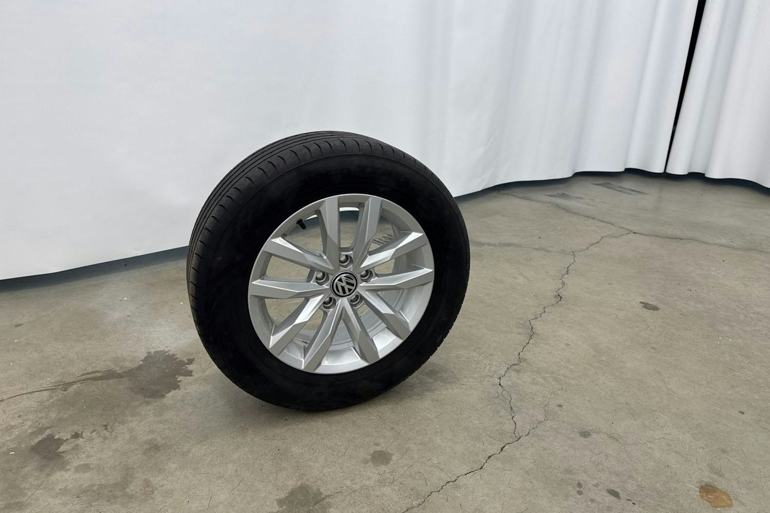 Musta Volkswagen PASSAT 2020 kuva 13.