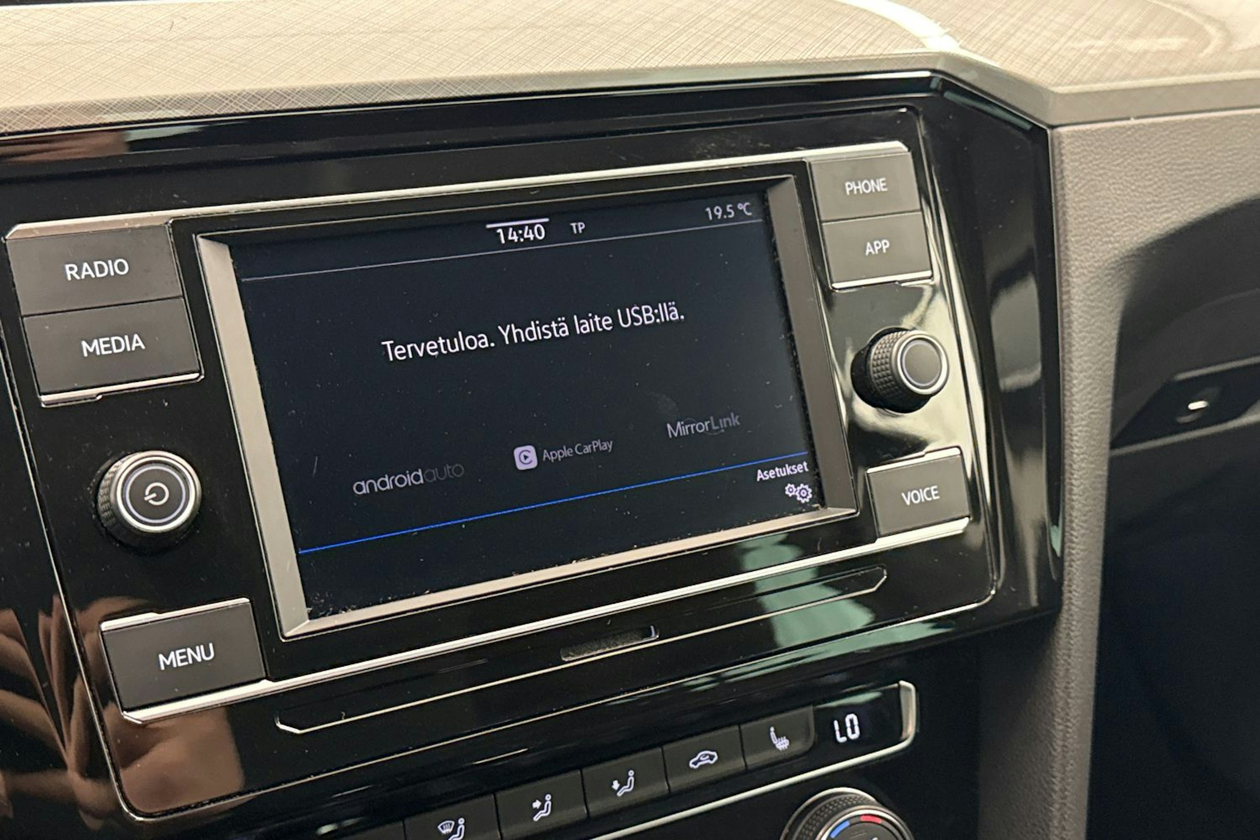 Musta Volkswagen PASSAT 2020 kuva 19.