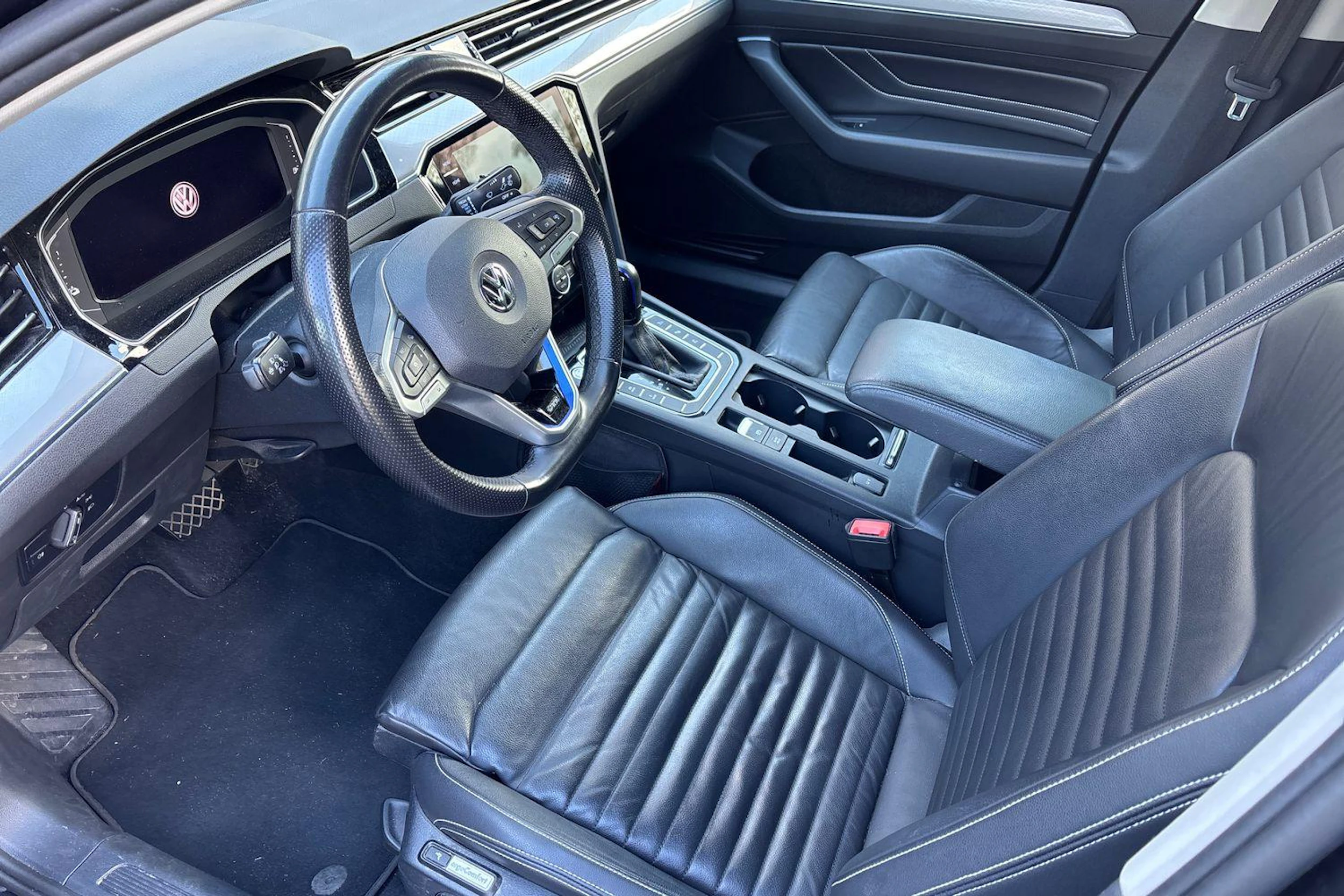 musta Volkswagen Passat 2020 kuva 3.