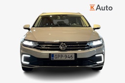 valkoinen Volkswagen Passat 2020 kuva 4.