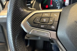 valkoinen Volkswagen Passat 2020 kuva 19.