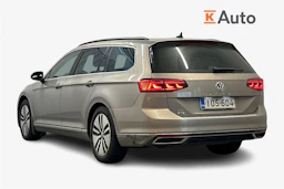 keltainen Volkswagen Passat 2020 kuva 2.