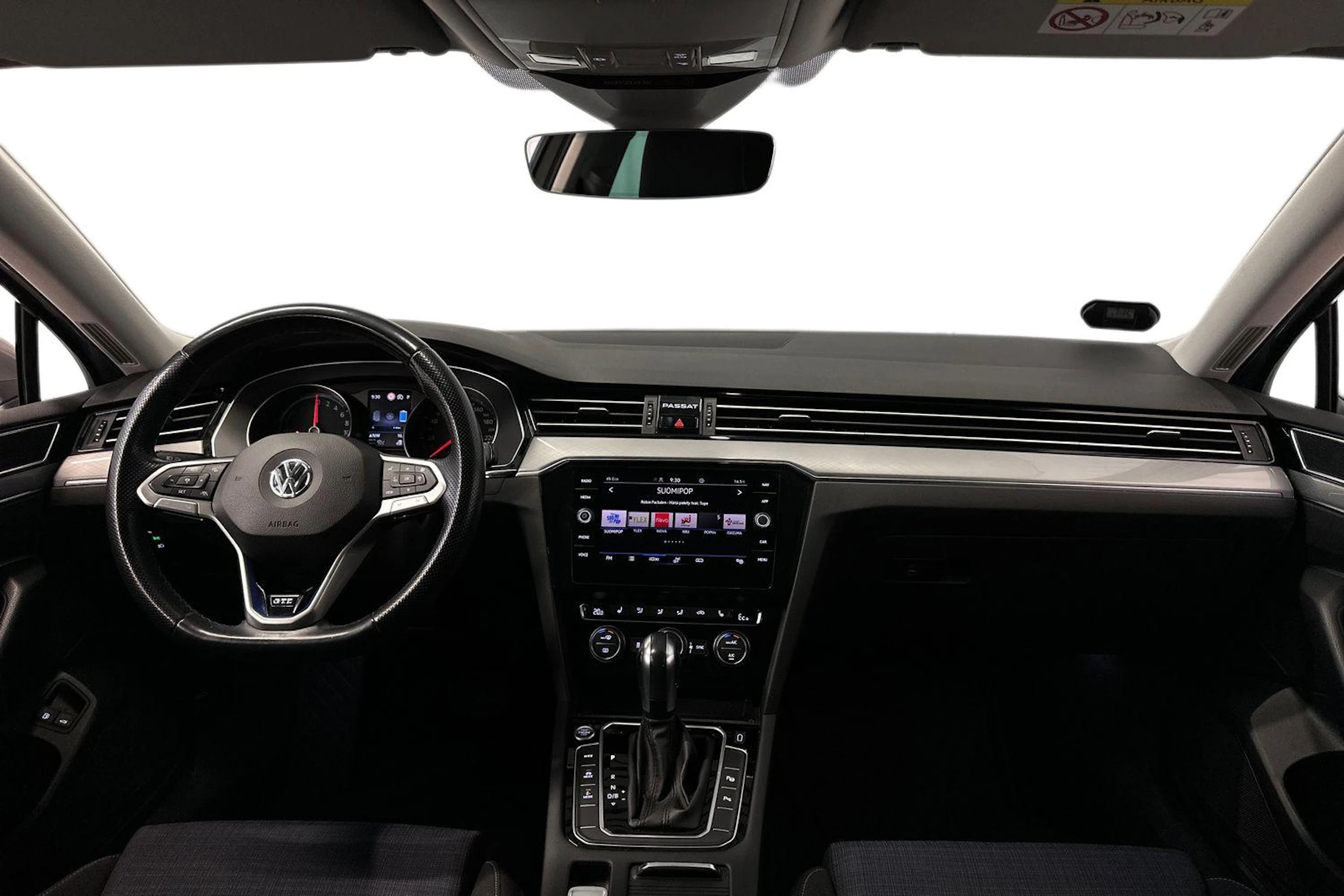keltainen Volkswagen Passat 2020 kuva 9.