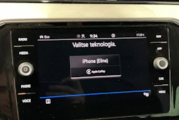 keltainen Volkswagen Passat 2020 kuva 27.