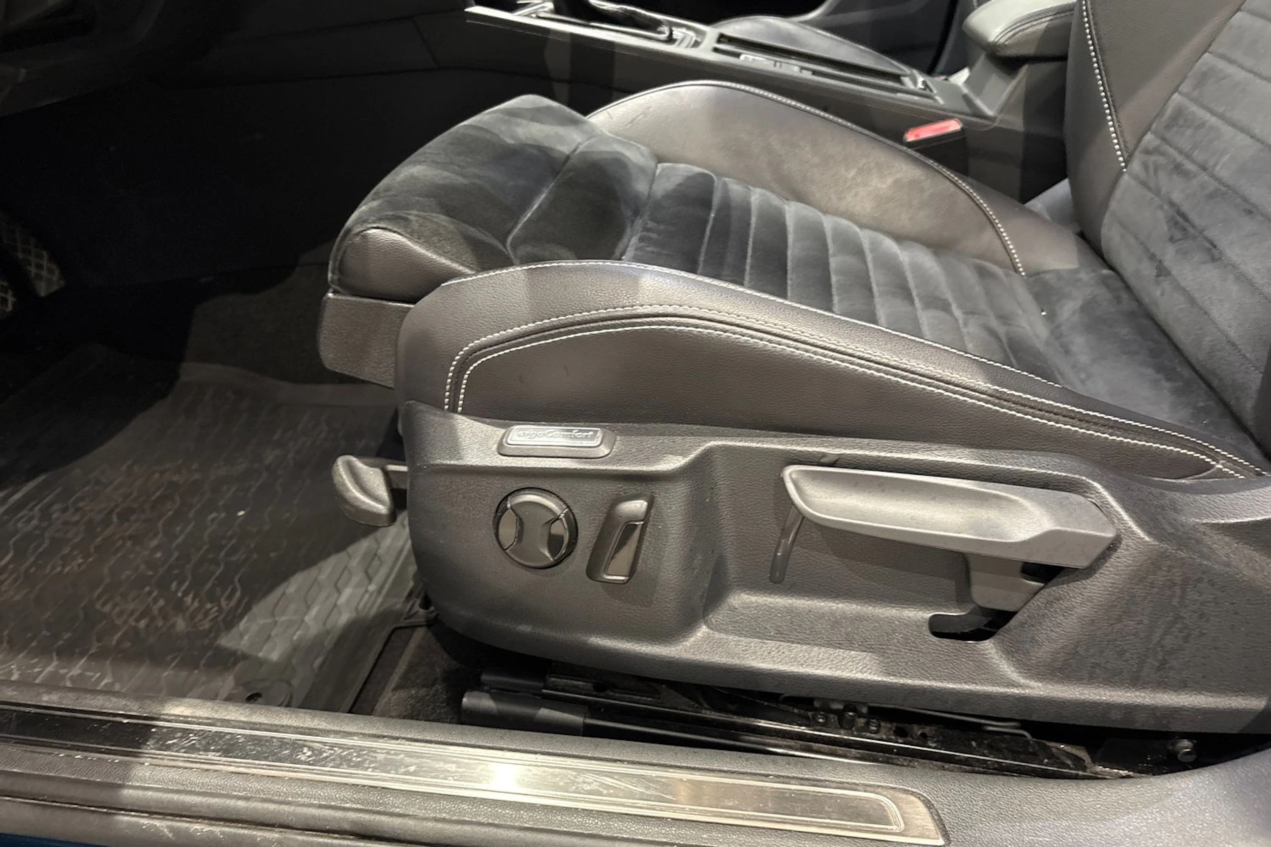 met. sininen Volkswagen Passat 2020 kuva 11.