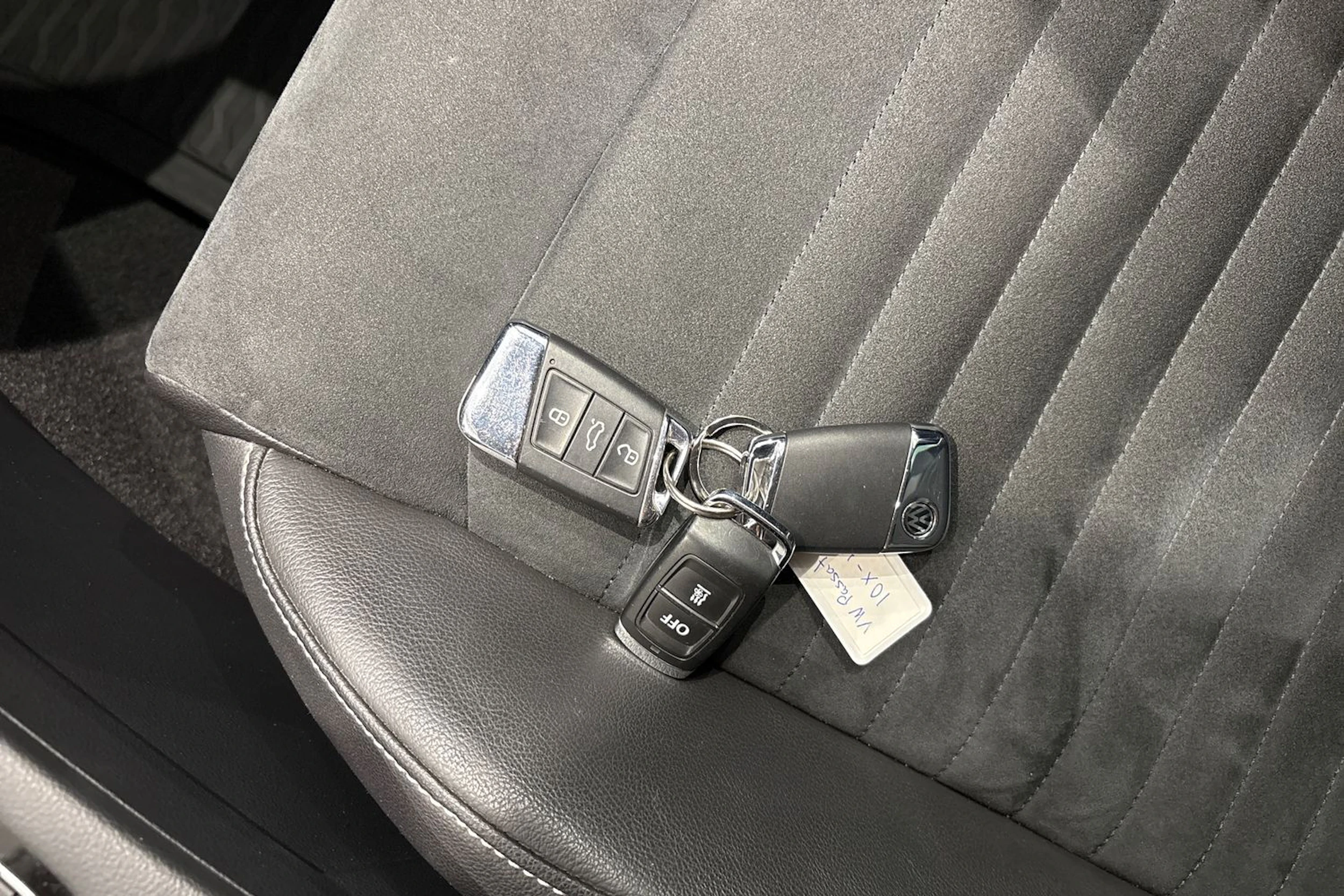 met. sininen Volkswagen Passat 2020 kuva 15.
