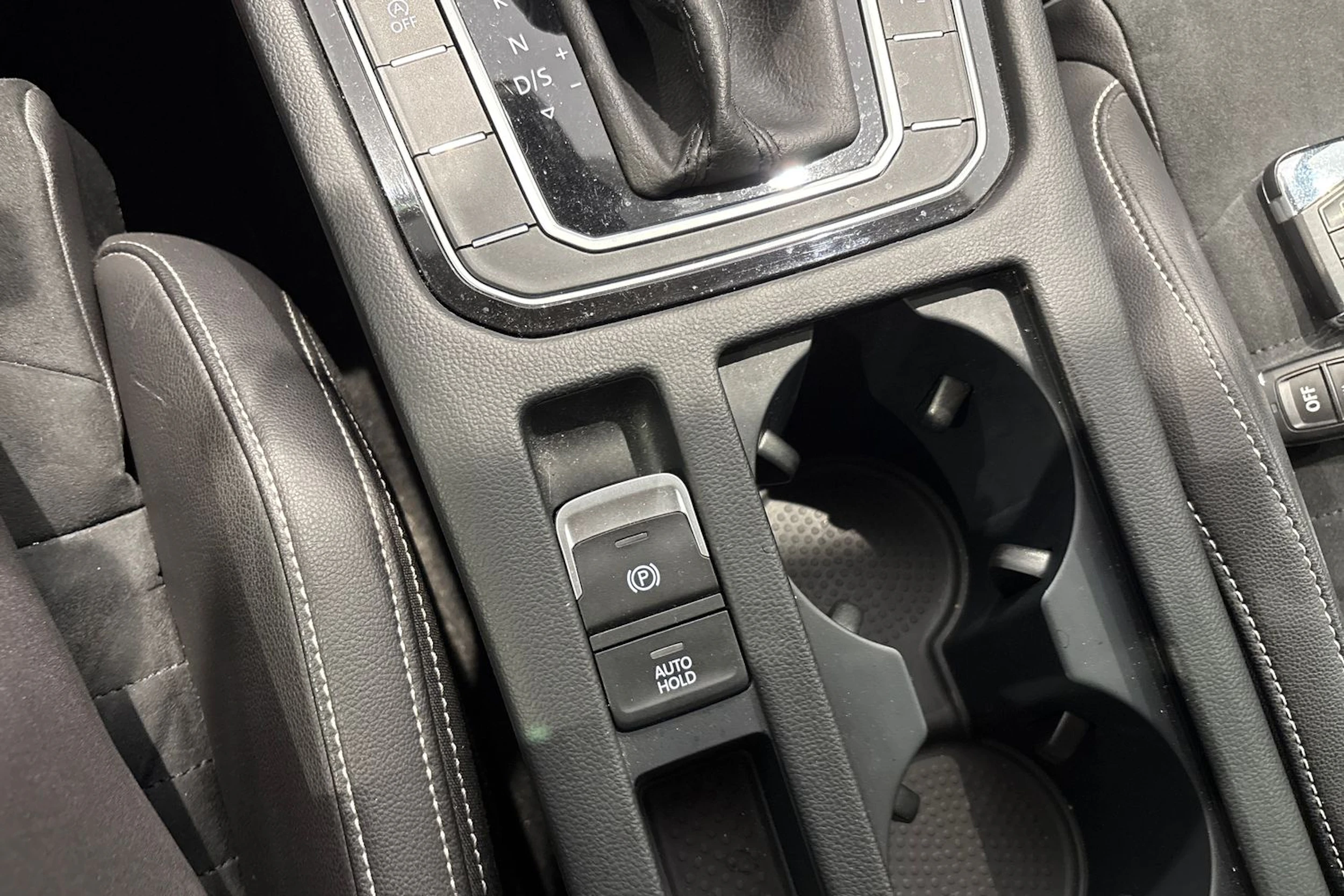 met. sininen Volkswagen Passat 2020 kuva 18.