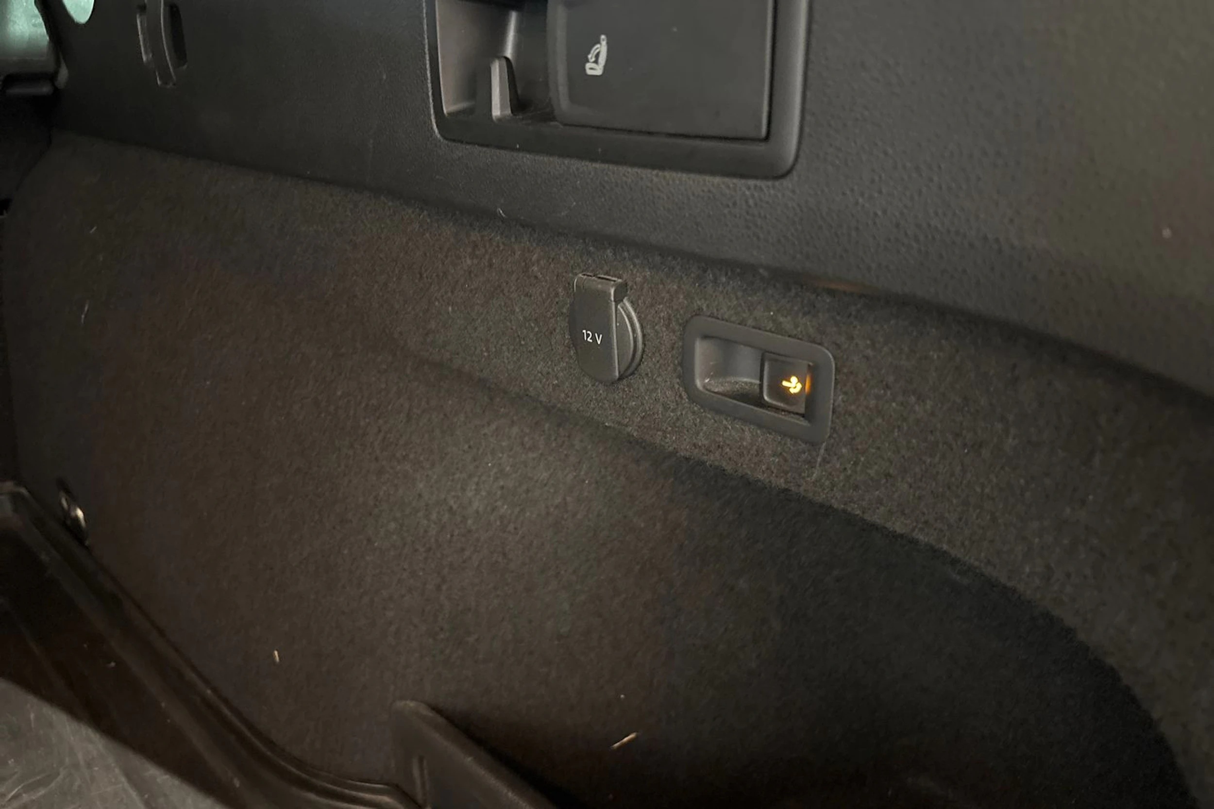 met. sininen Volkswagen Passat 2020 kuva 22.