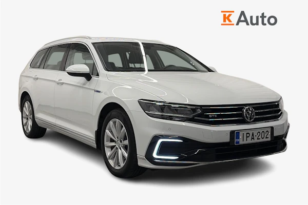 Volkswagen Passat Variant GTE Plug-In Hybrid 160 kW DSG-automaatti