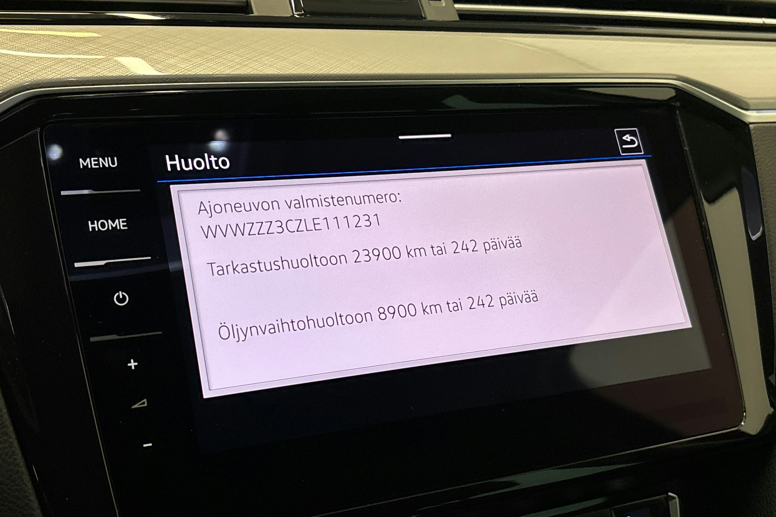 musta Volkswagen Passat 2020 kuva 22.