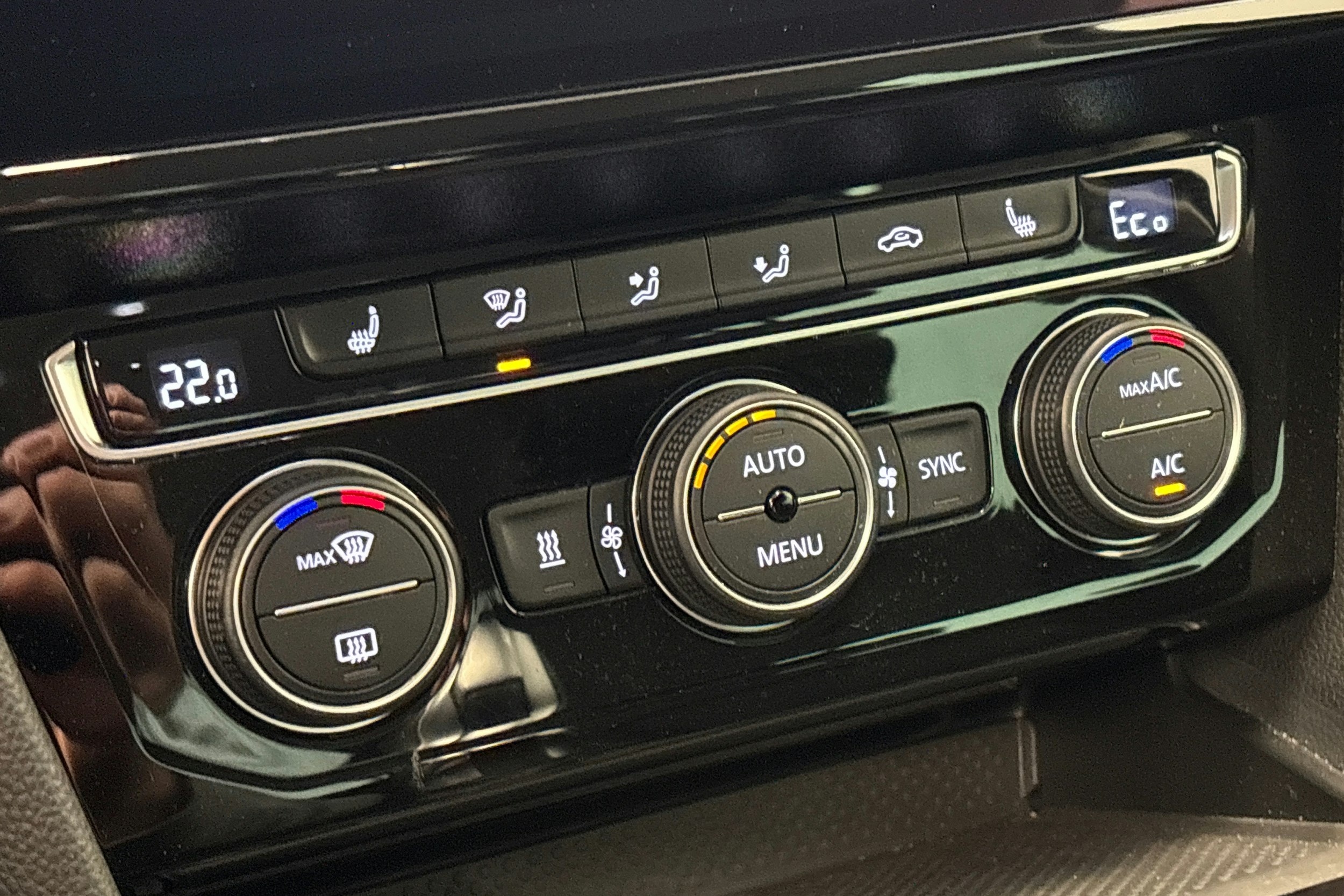 musta Volkswagen Passat 2020 kuva 23.