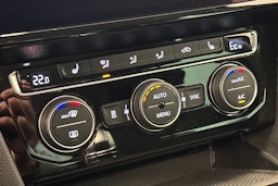 musta Volkswagen Passat 2020 kuva 23.